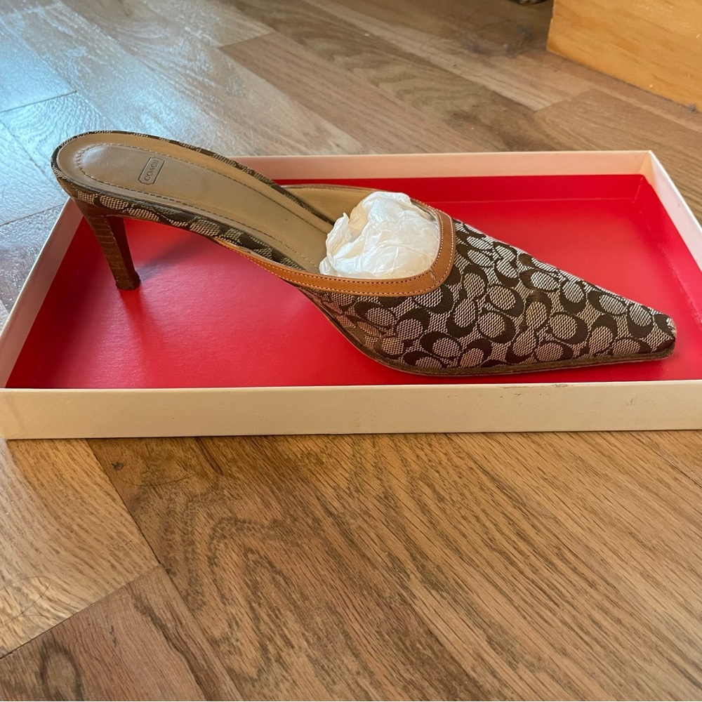 Coach authentic vintage with box pointed toe open back kitten heel mules 8